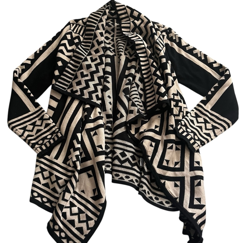 Sisters Geometric Black and Tan Open Front Patterned Cardigan size L